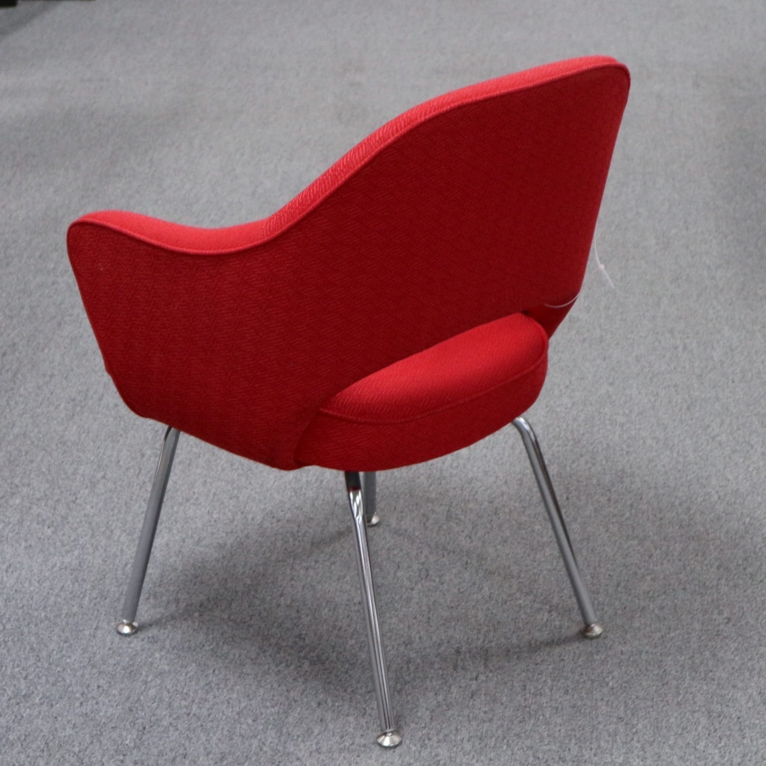 Knoll Saarinen Executive Chair Armchair with Tubular Legs Office Furniture Liquidations