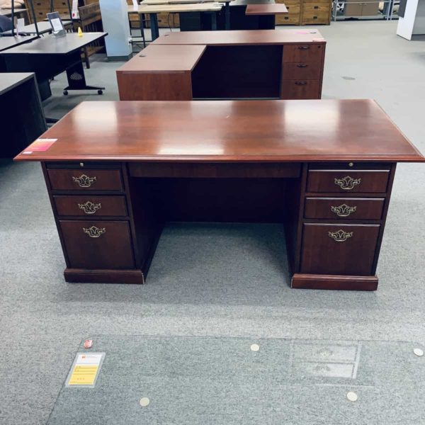Cherry-traditional-gold-desk-27-oct