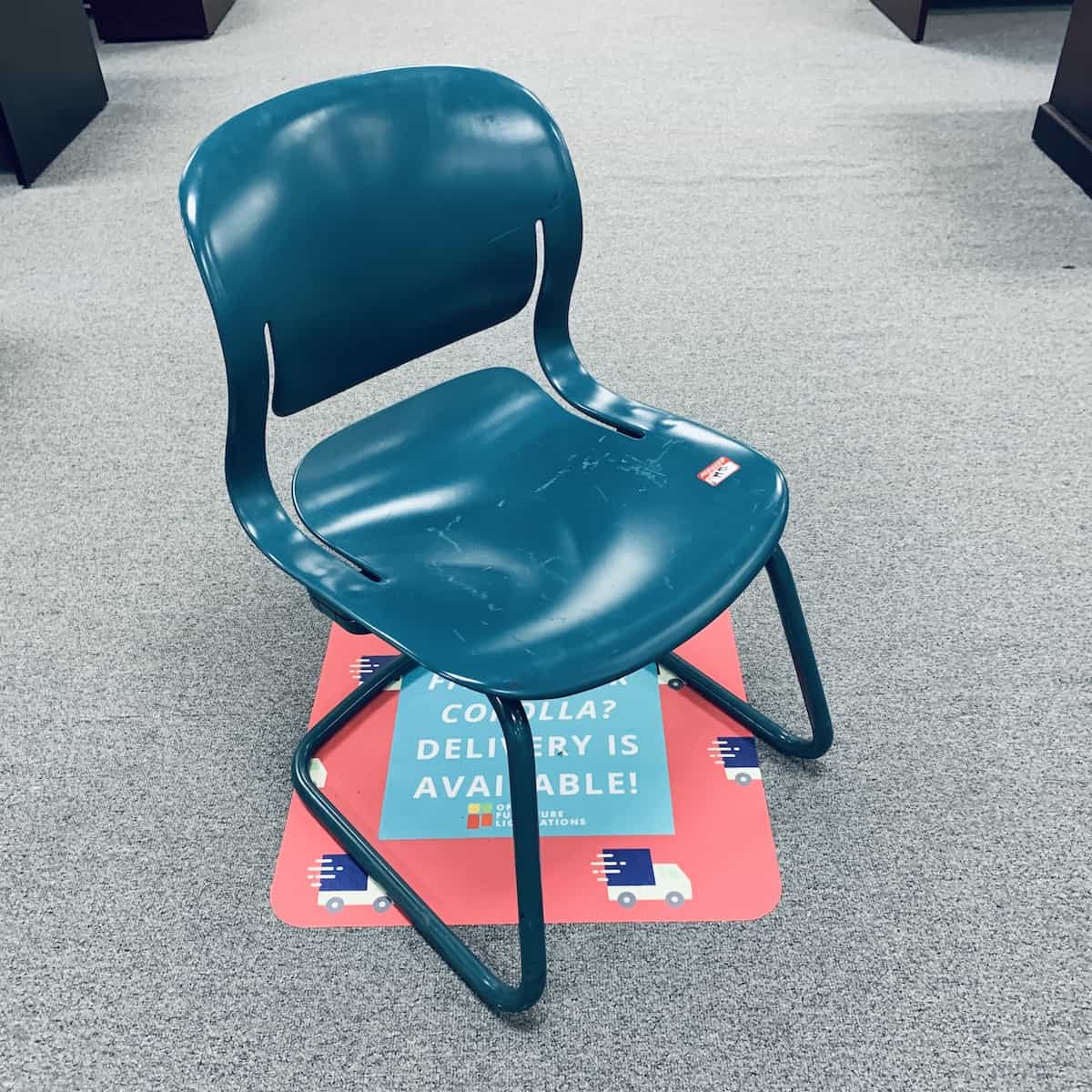 teal-plastic-lobby-guest-chair-modern-front