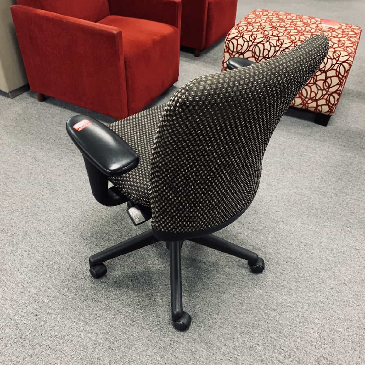 Black-cream-pattern-task-chair-back