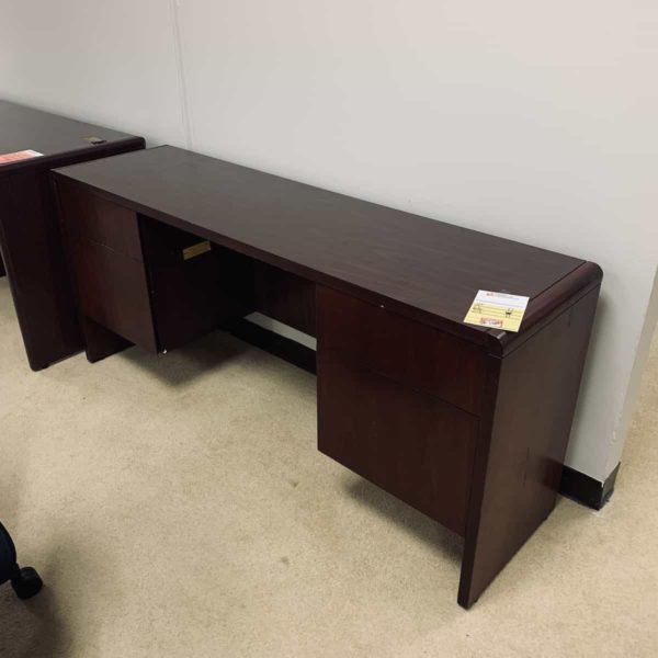 Mahogany-rounded-edge-modern-desk