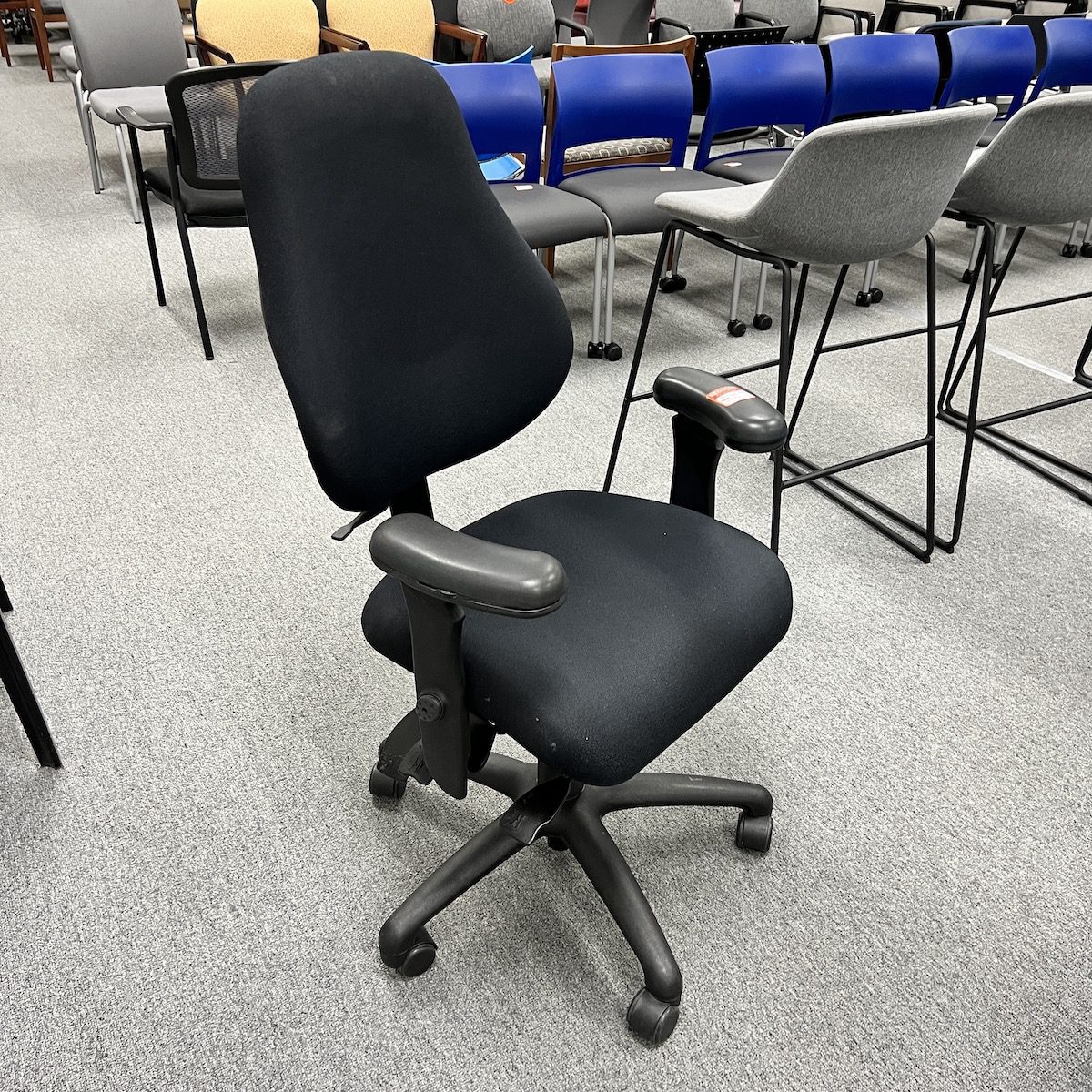 black-neutral-posture-task-chair