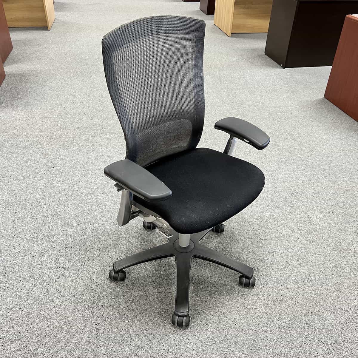 Black Mesh Back Knoll Life Task Chair