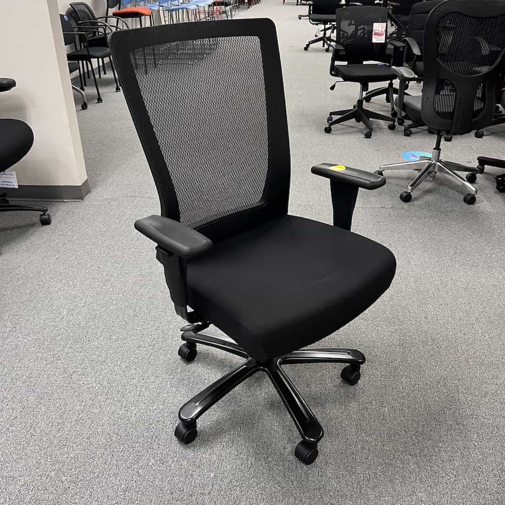new mesh back big and tall task chair in black
