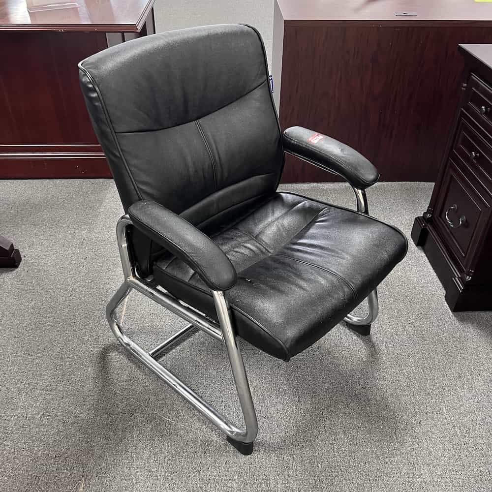 Black and Chrome Samsonite Guest Chairs