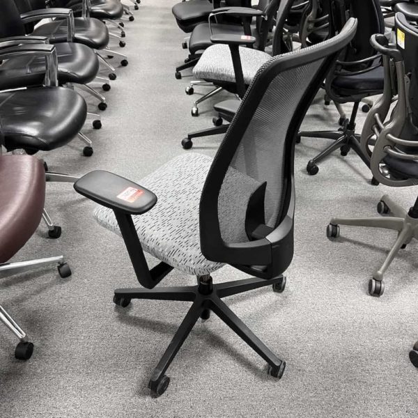 Herman Miller Versa Grey and Black Mesh Back Office Chair - Image 2