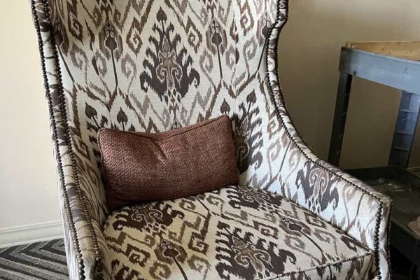 White-Brown-Pattern-Chair-with-Pilllow-01