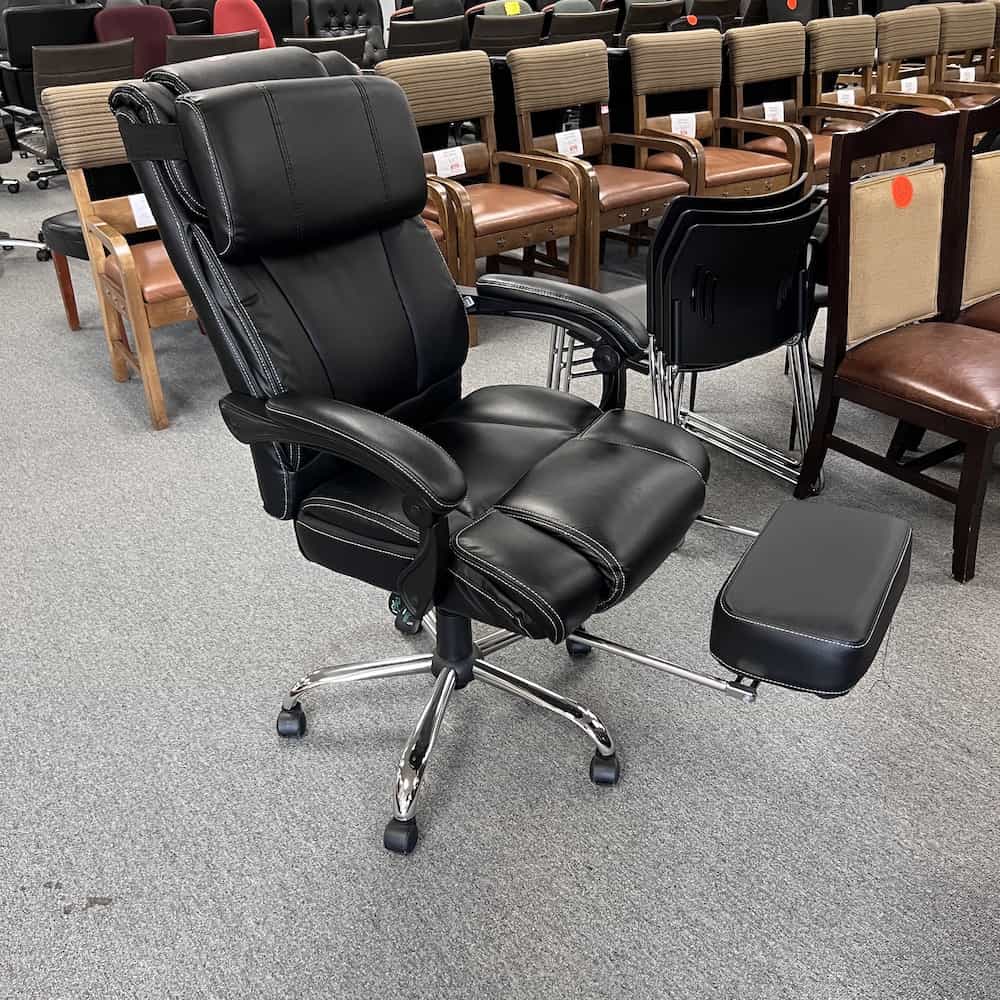 Black Executive Chair with Footrest - Image 2