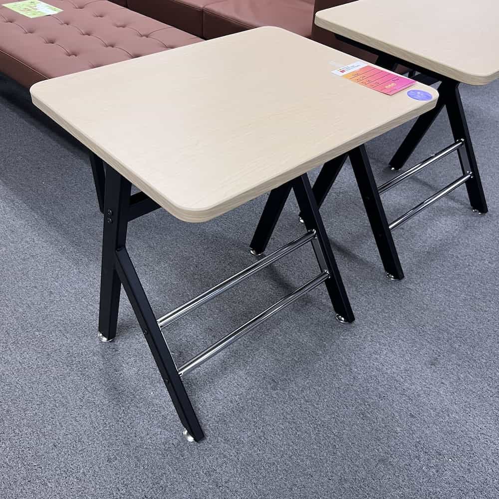 vari school desk with black legs
