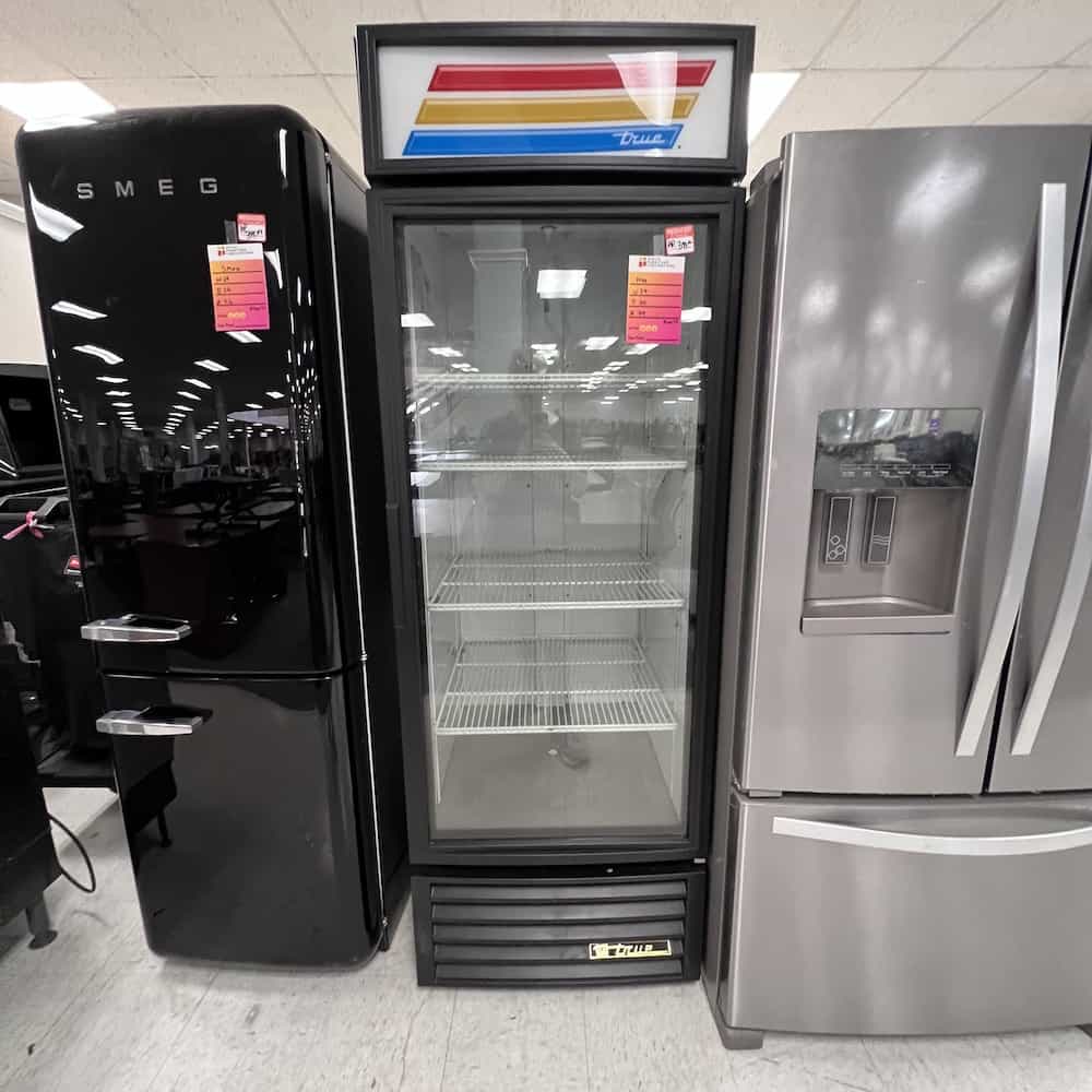 Outdoor Merchandiser Refrigerator true