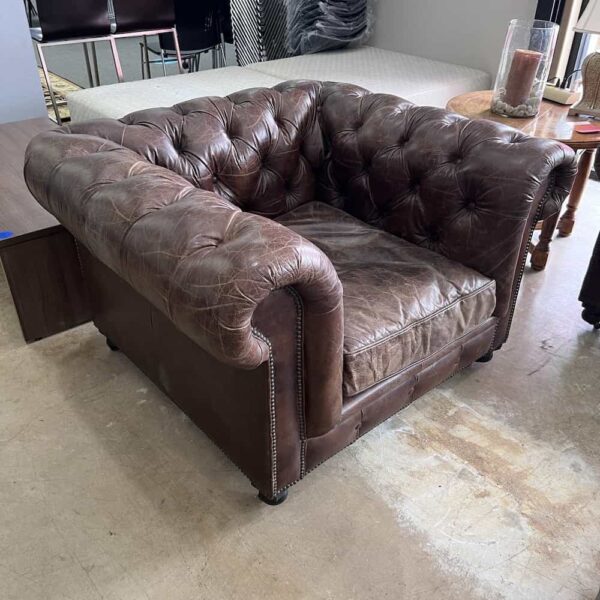 brown leather chesterfield arm chair
