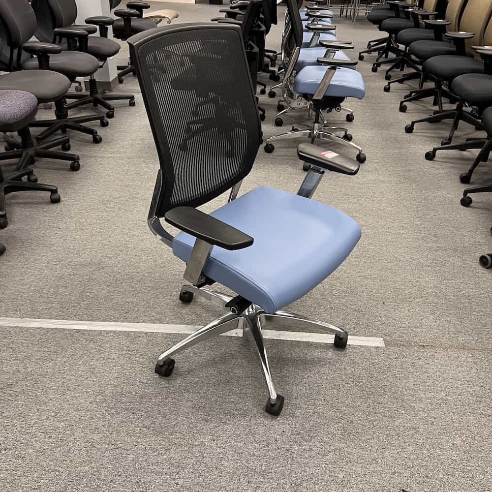 blue and black task chair sitonit