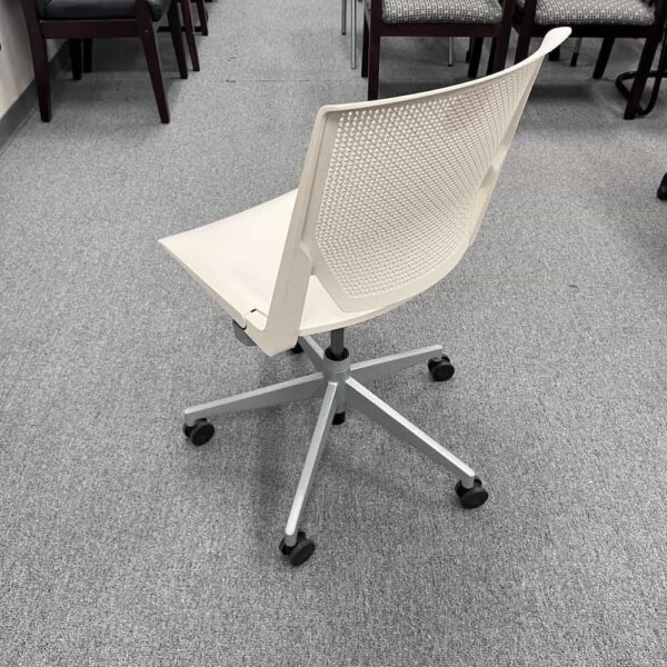 white haworth very conference chair swivel, back