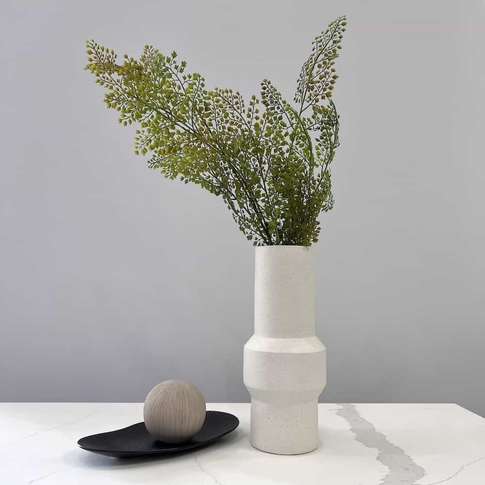 decor coffee table set A white vase