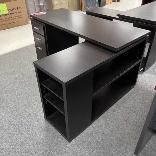 black l-desk right return, with shelves, side shelf view