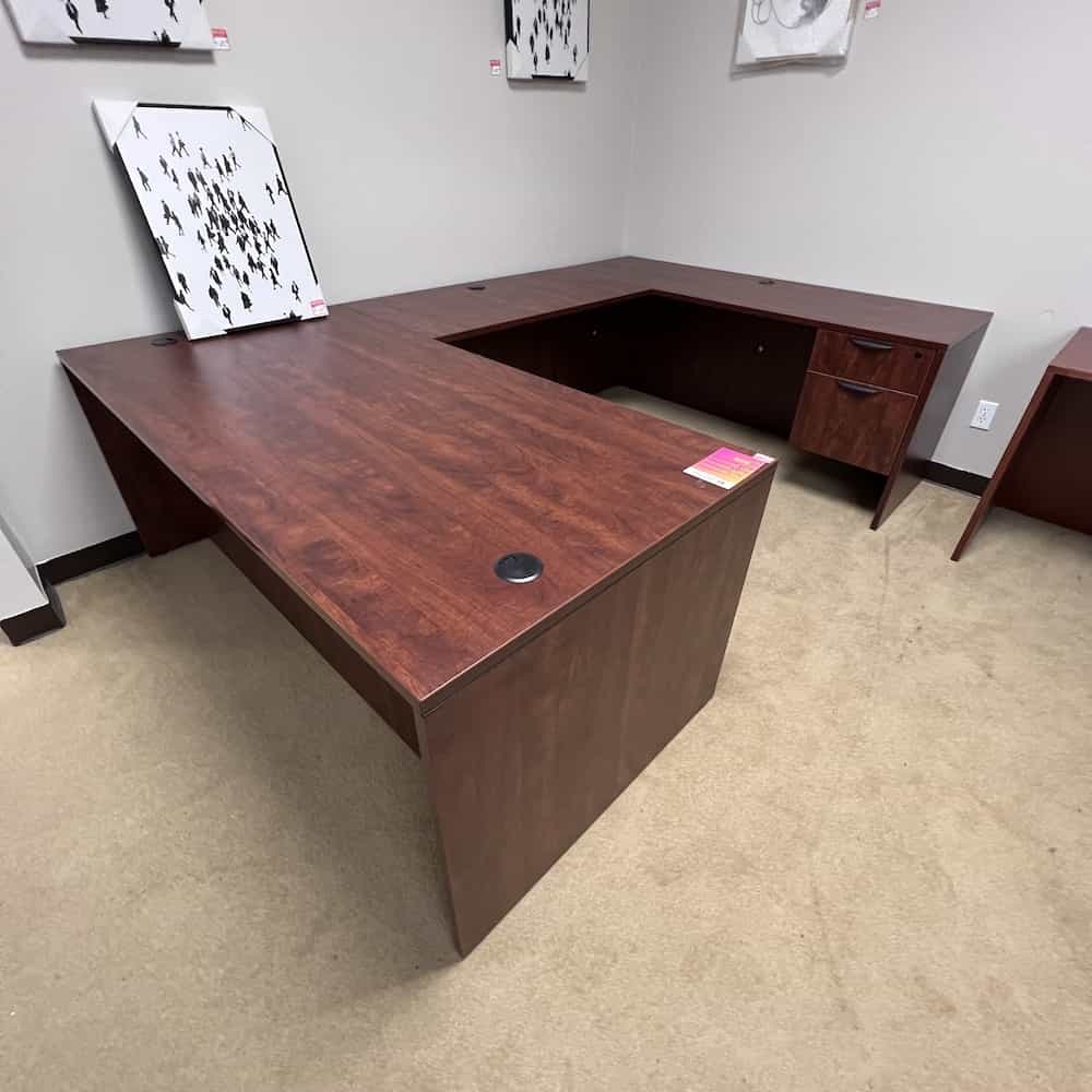 cherry u-desk with right return, two hanging box files