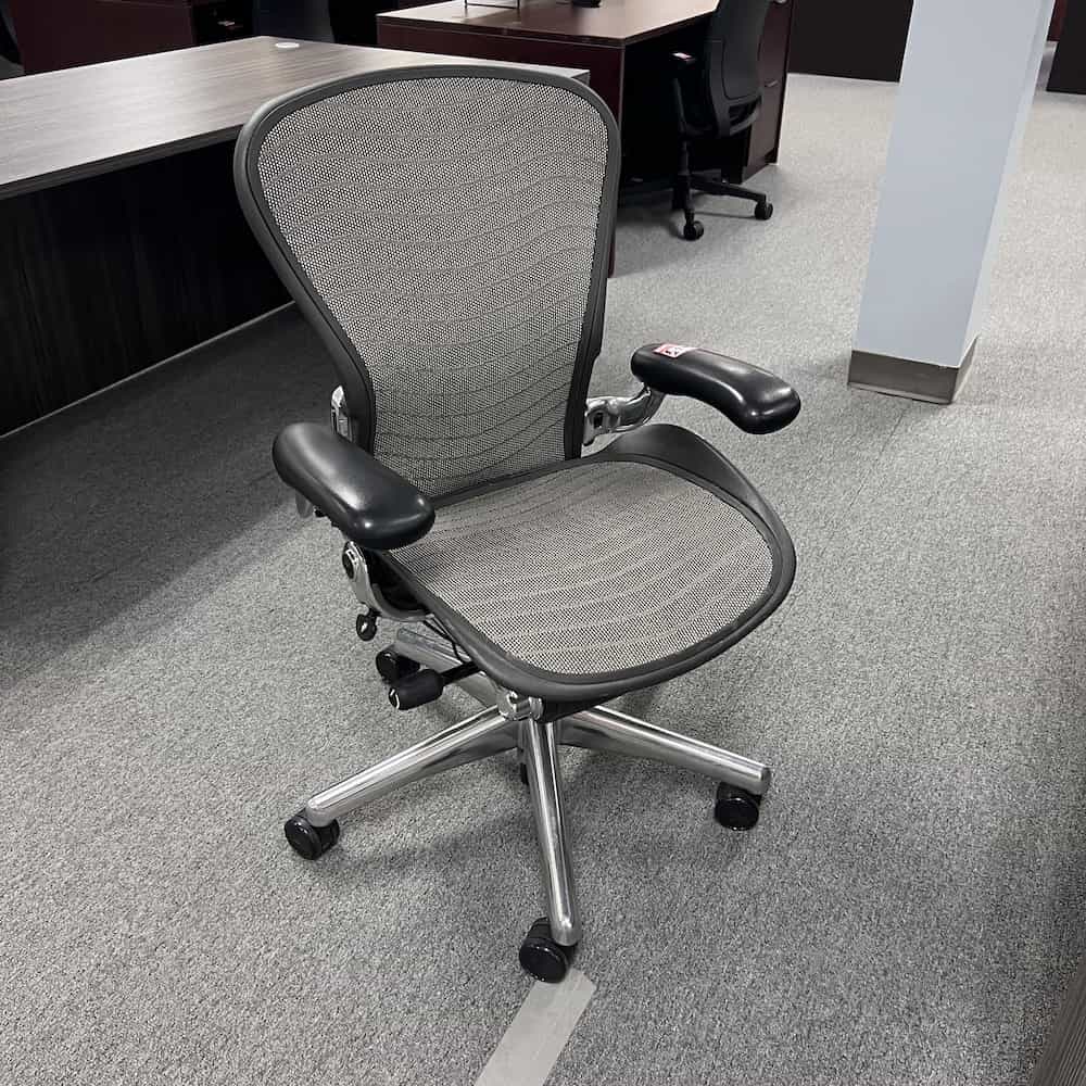 silver mesh and black frame used herman miller aeron with posturefit back
