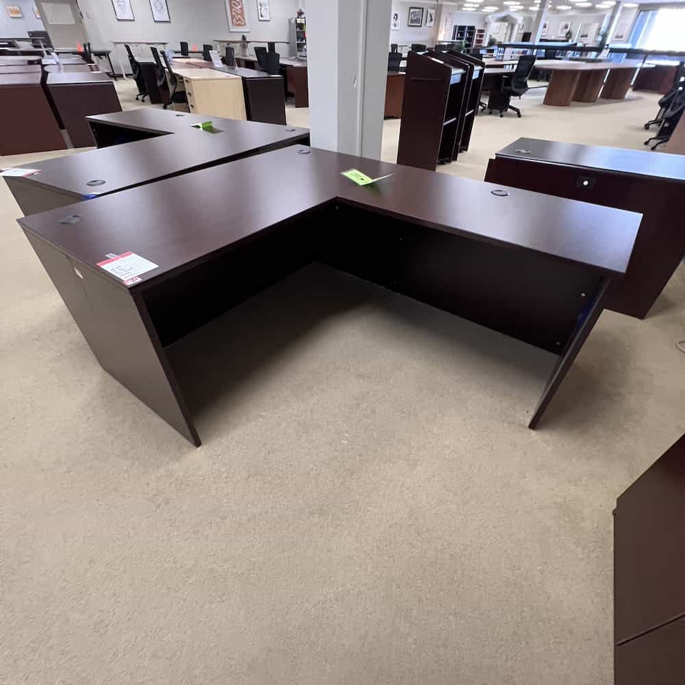 mahogany l-desk with right return shell, no drawer, lamianate