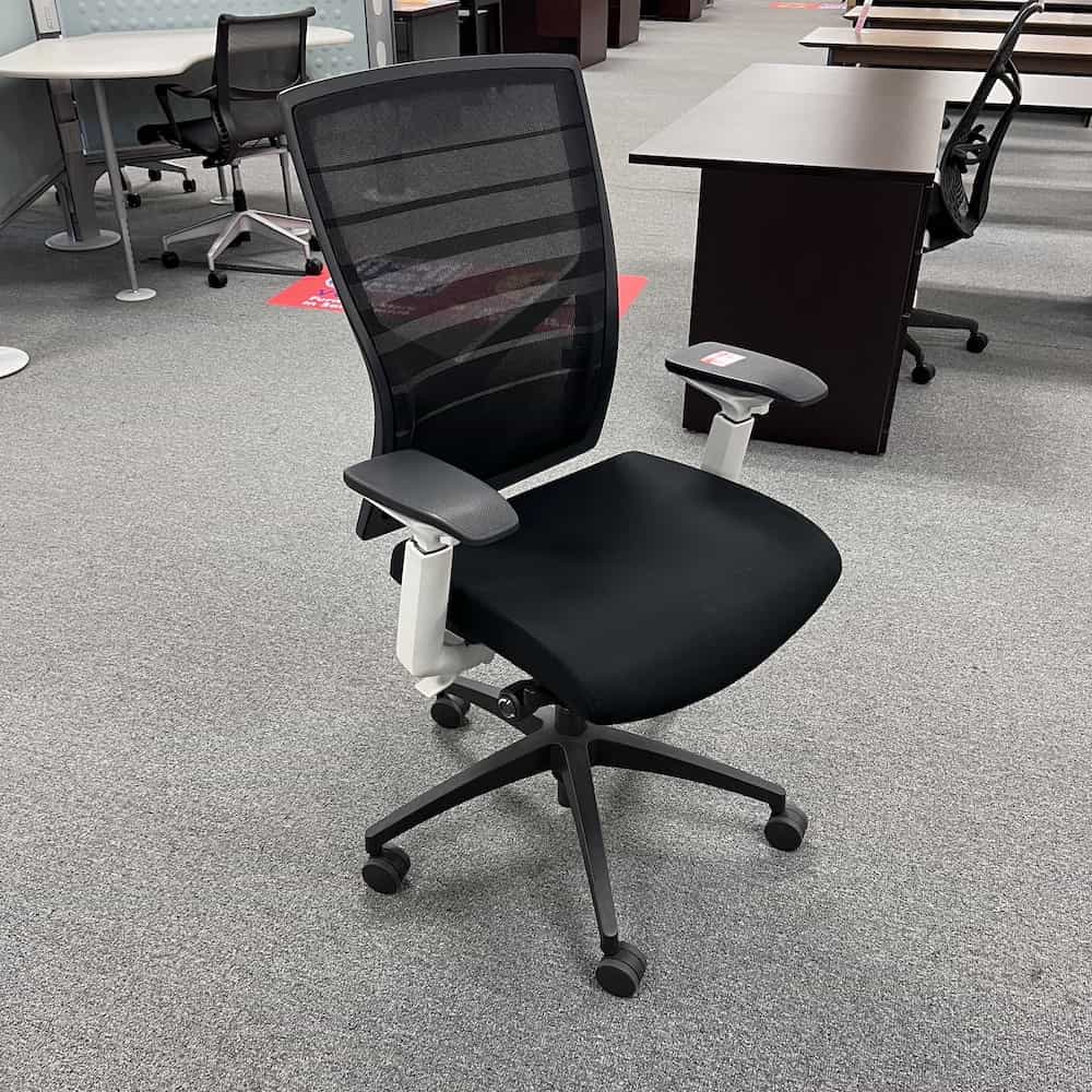 sitonit torsa task chair black and white
