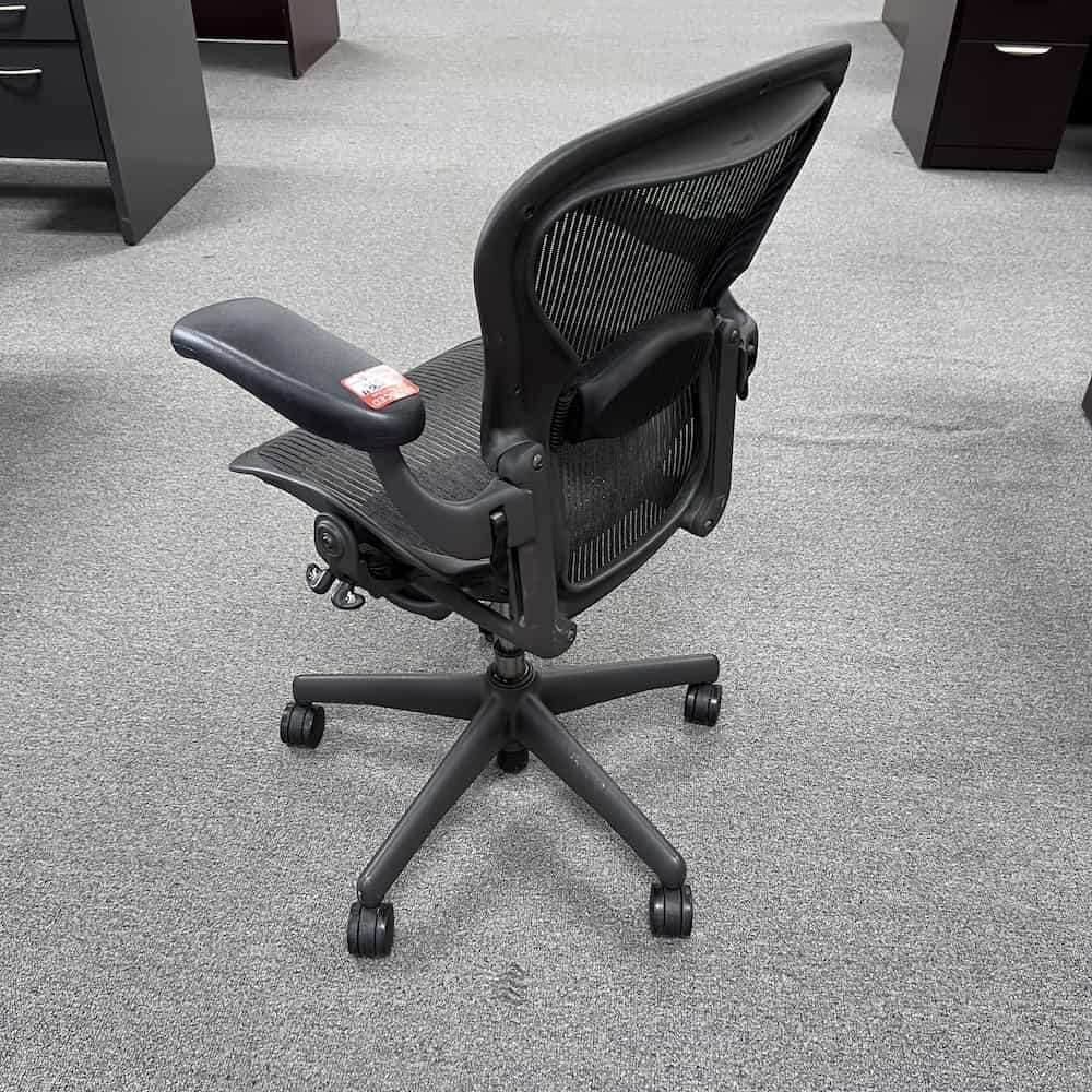 aeron classic size A small office task chair used
