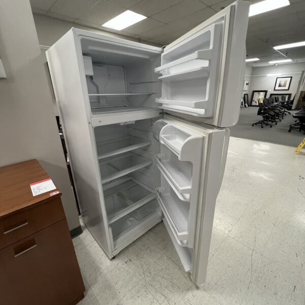 white whirlpool freezer top refrigerator used with ice maker
