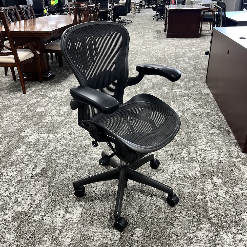 graphite Aeron Herman Miller size A, used office chair, small