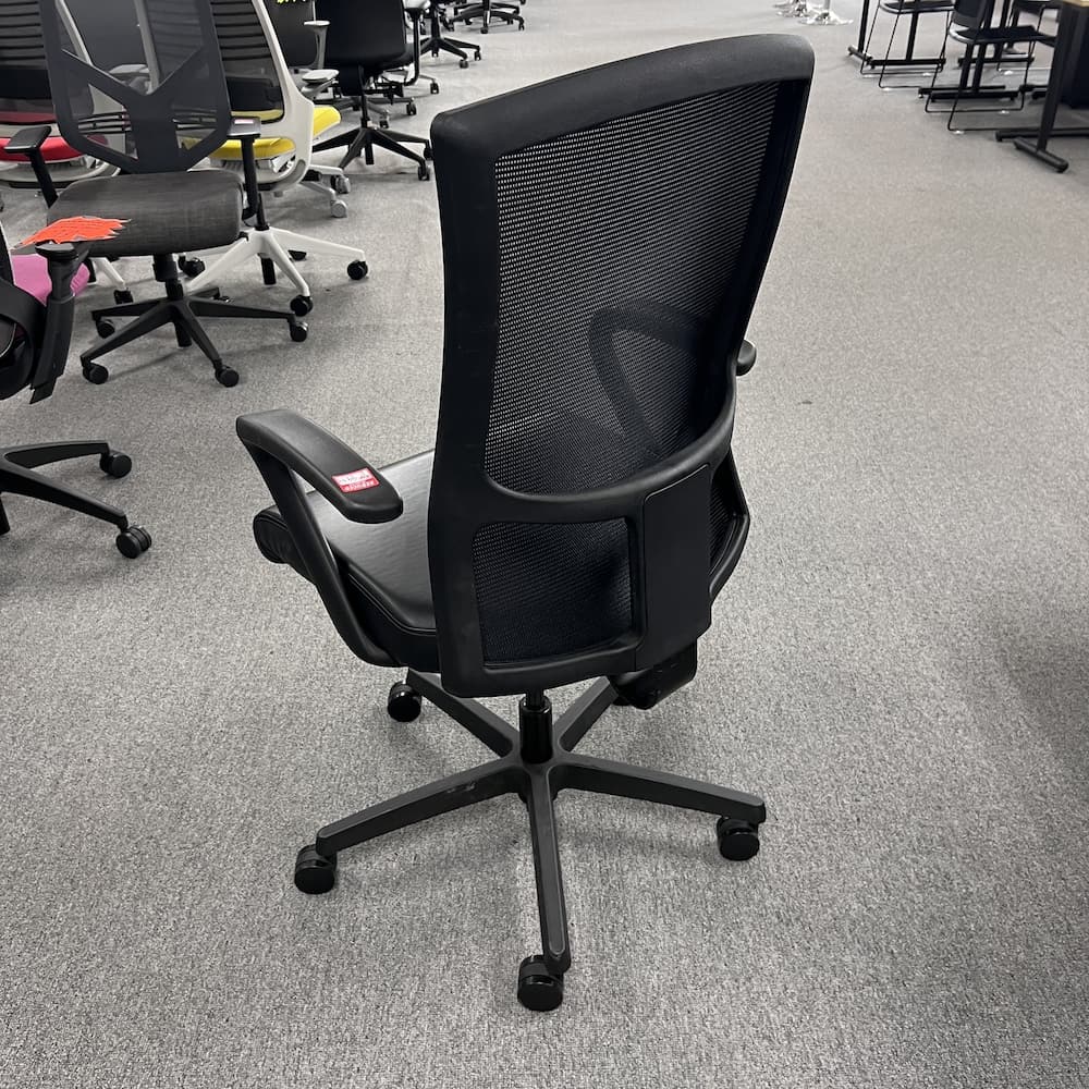 black mesh back vinyl hon ignition office conference chair used