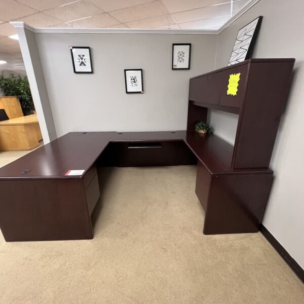 mahogany laminate hon u desk right return with hutch and two hanging box files used office furniture