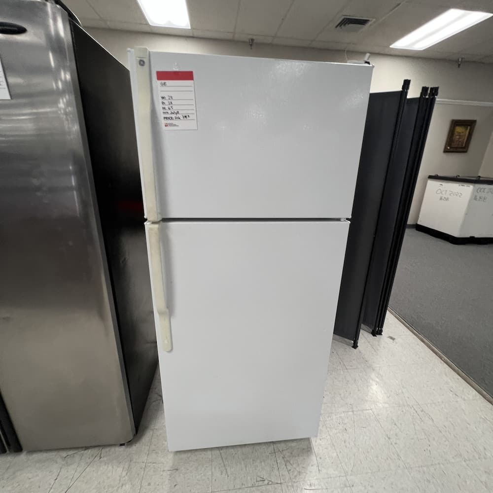 GE white refrigerator, freezer top, used appliances, ice maker