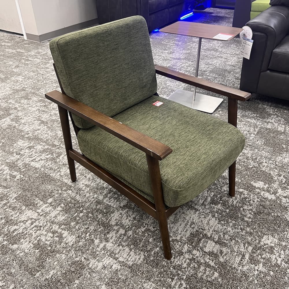 bixler showood Ashley furniture, home furniture, open box