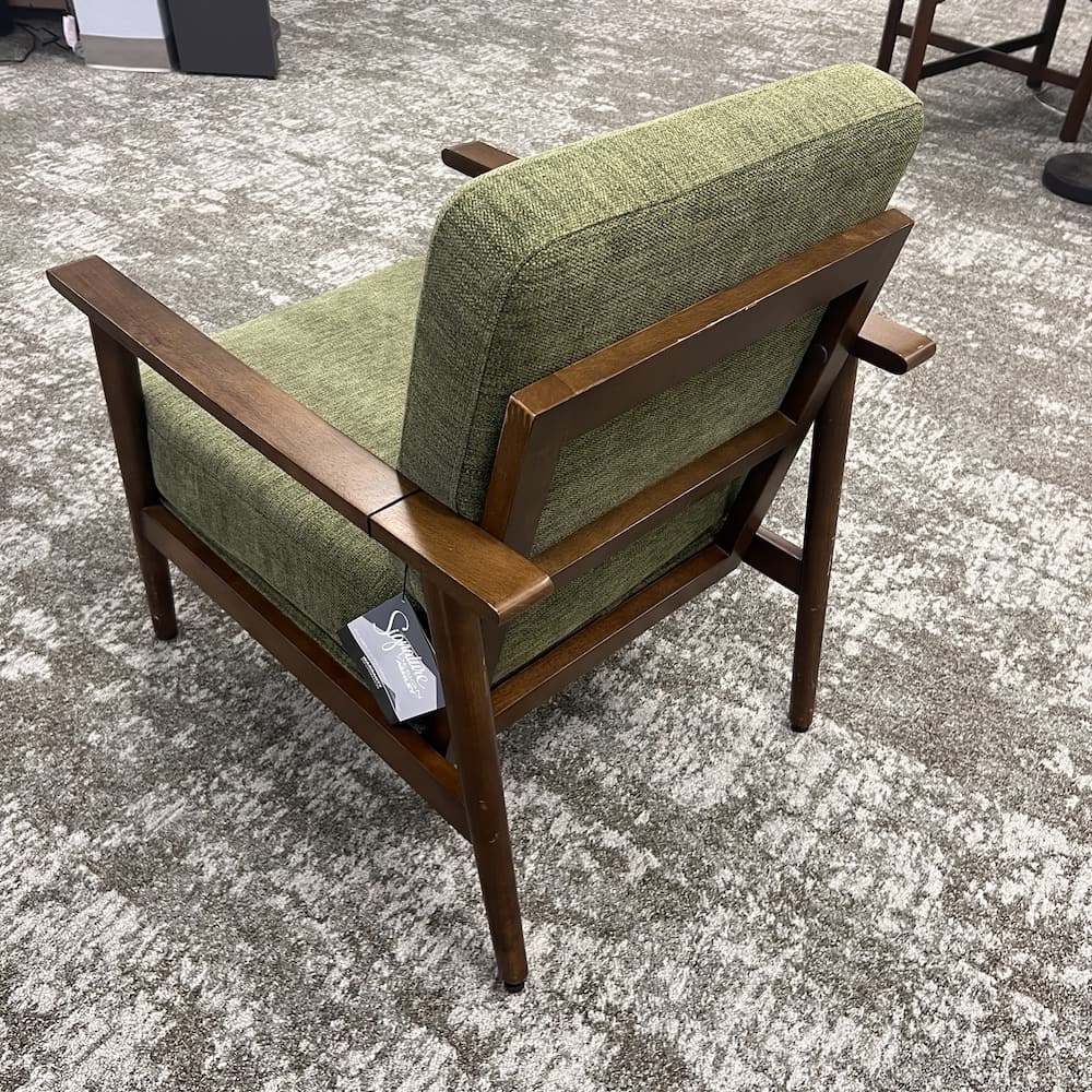 bixler showood Ashley furniture, home furniture, open box