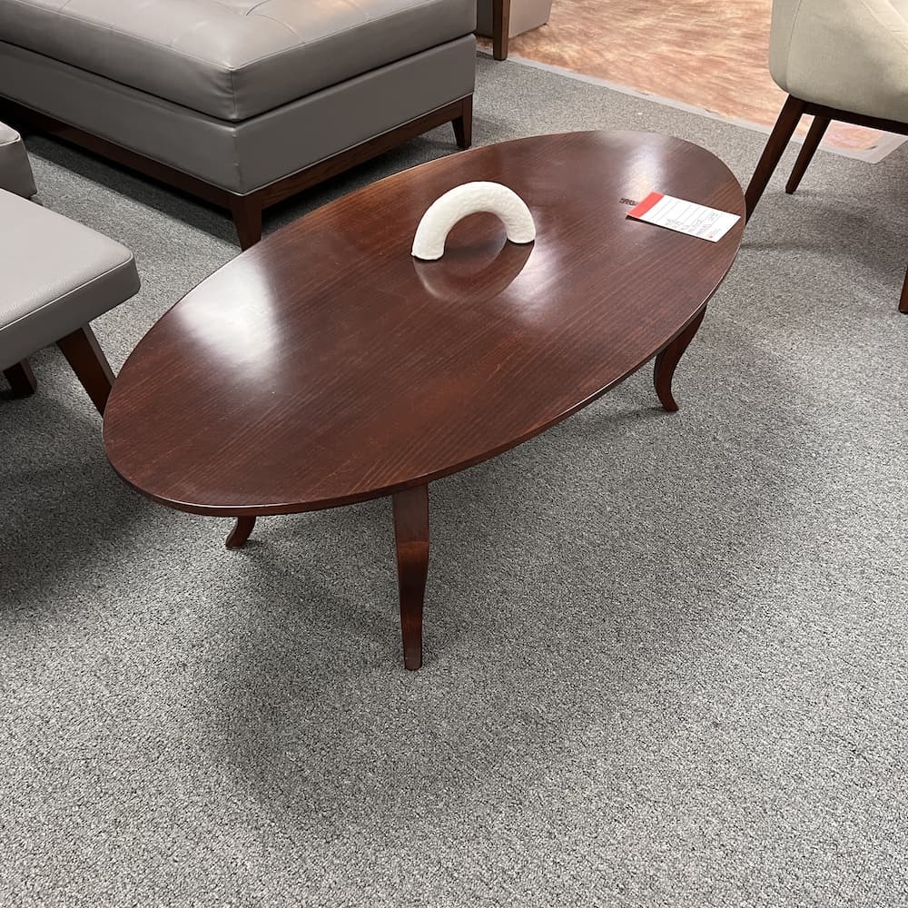 mahogany oval traditional veneer wood coffee table, used furniture
