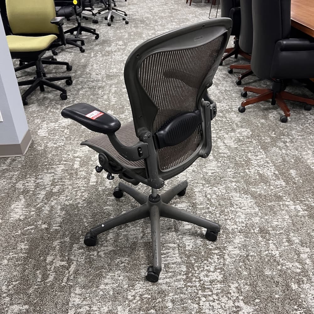 Herman Miller Aeron classic lumbar, size B, used Office furniture, task chair, soapstone brown mesh