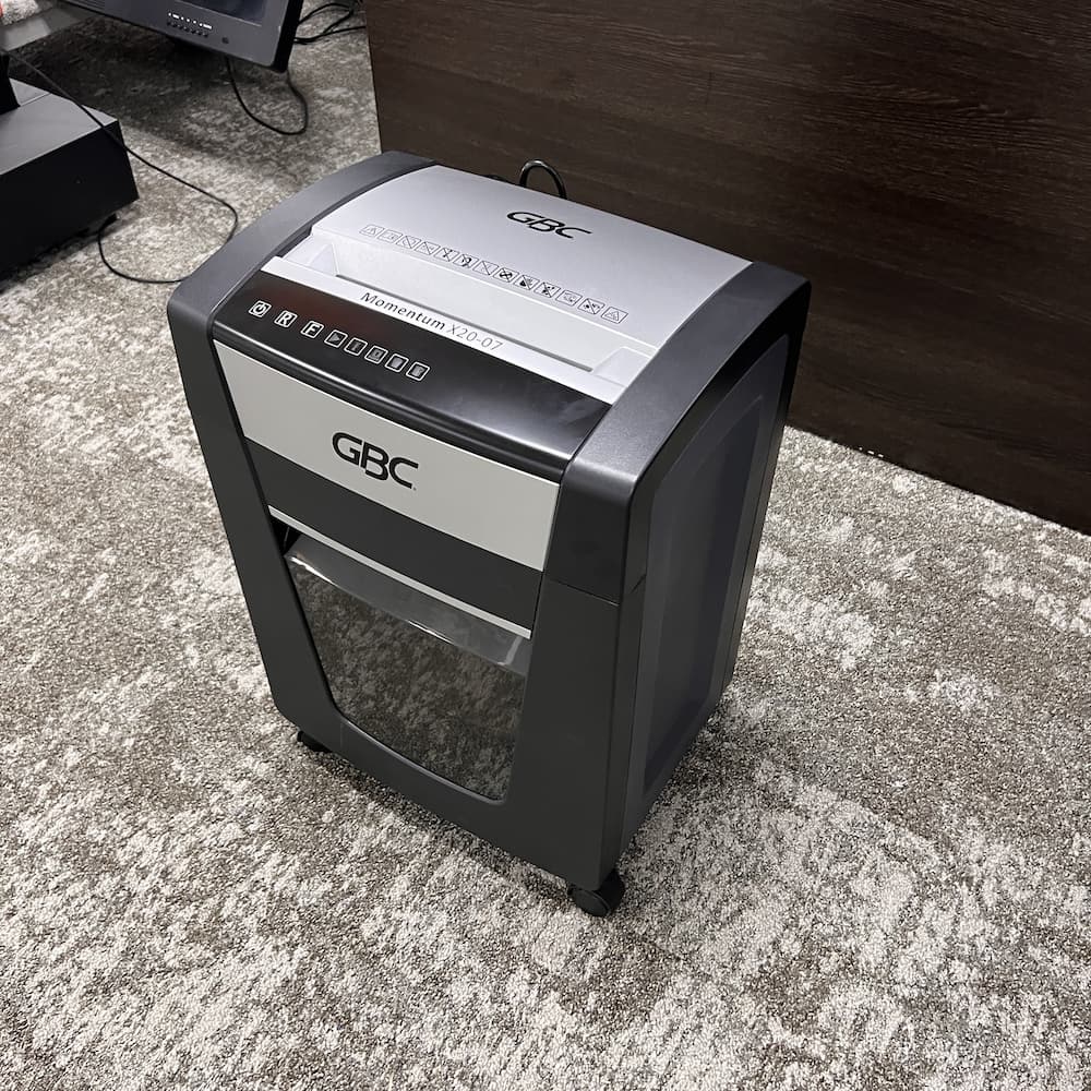 nbc shredder momentum x20-07, office accessories, electronics, used