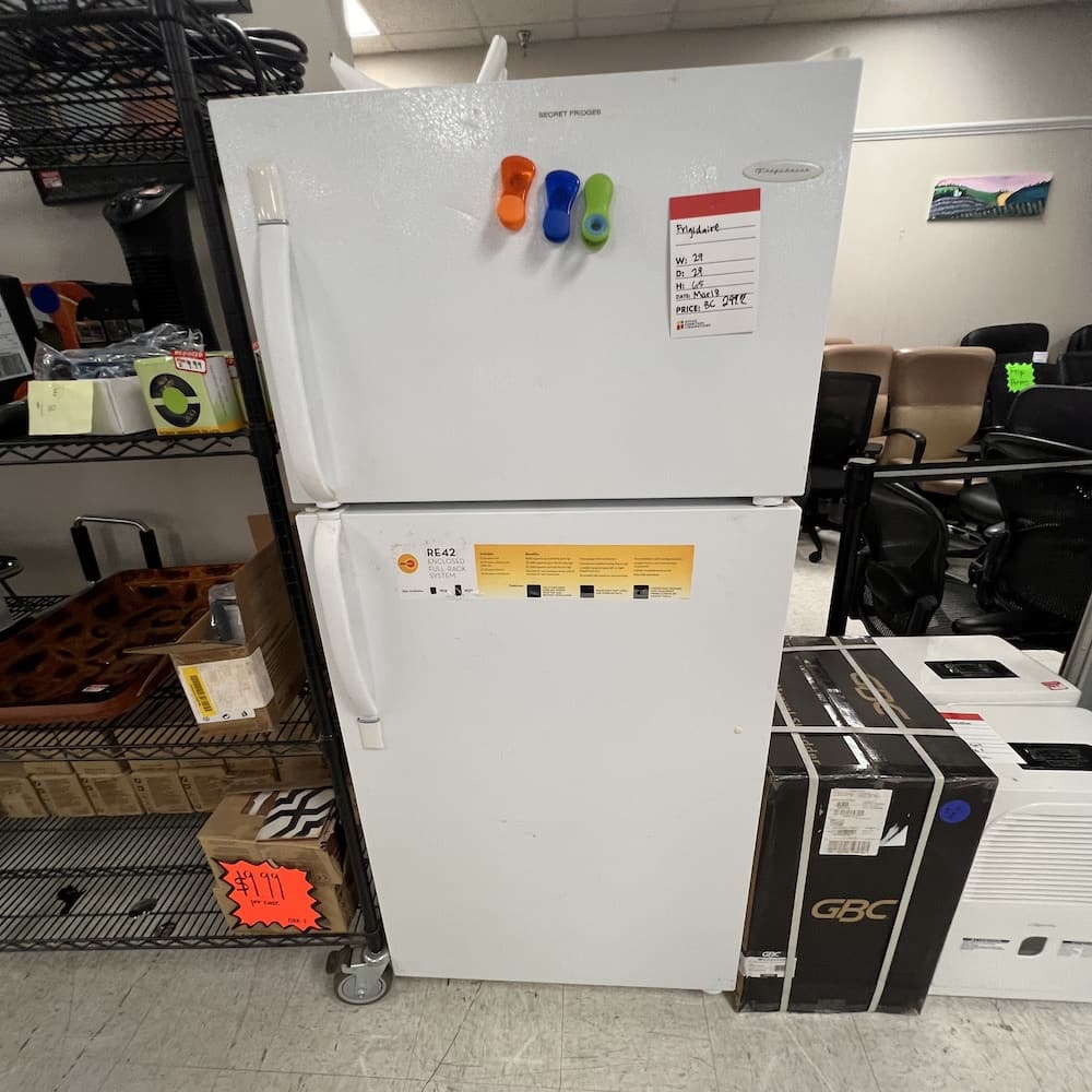 white Frigidaire freezer top refrigerator, used appliance
