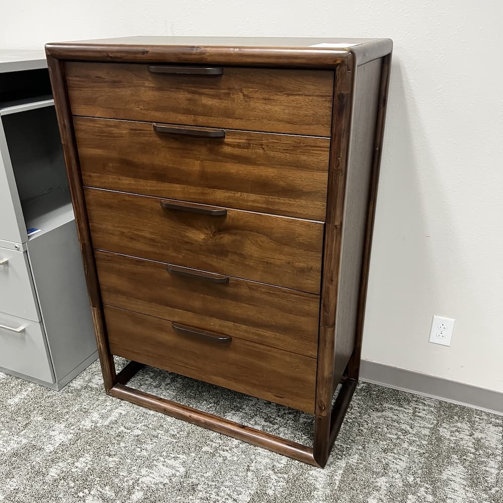urban home sol 5 drawer dresser, walnut mcm style, open box scratch n dent home furniture