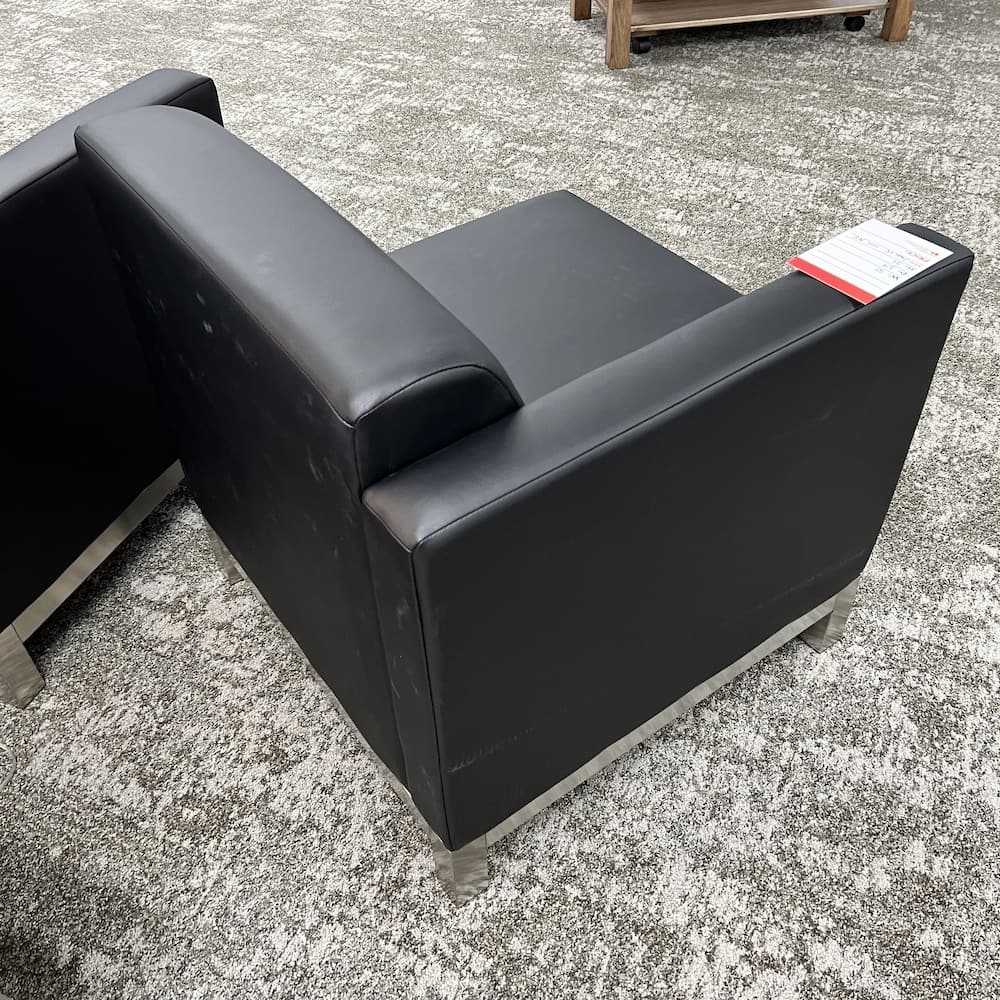 N9N4 9994R club chair in black vinyl, new, open box, office furniture