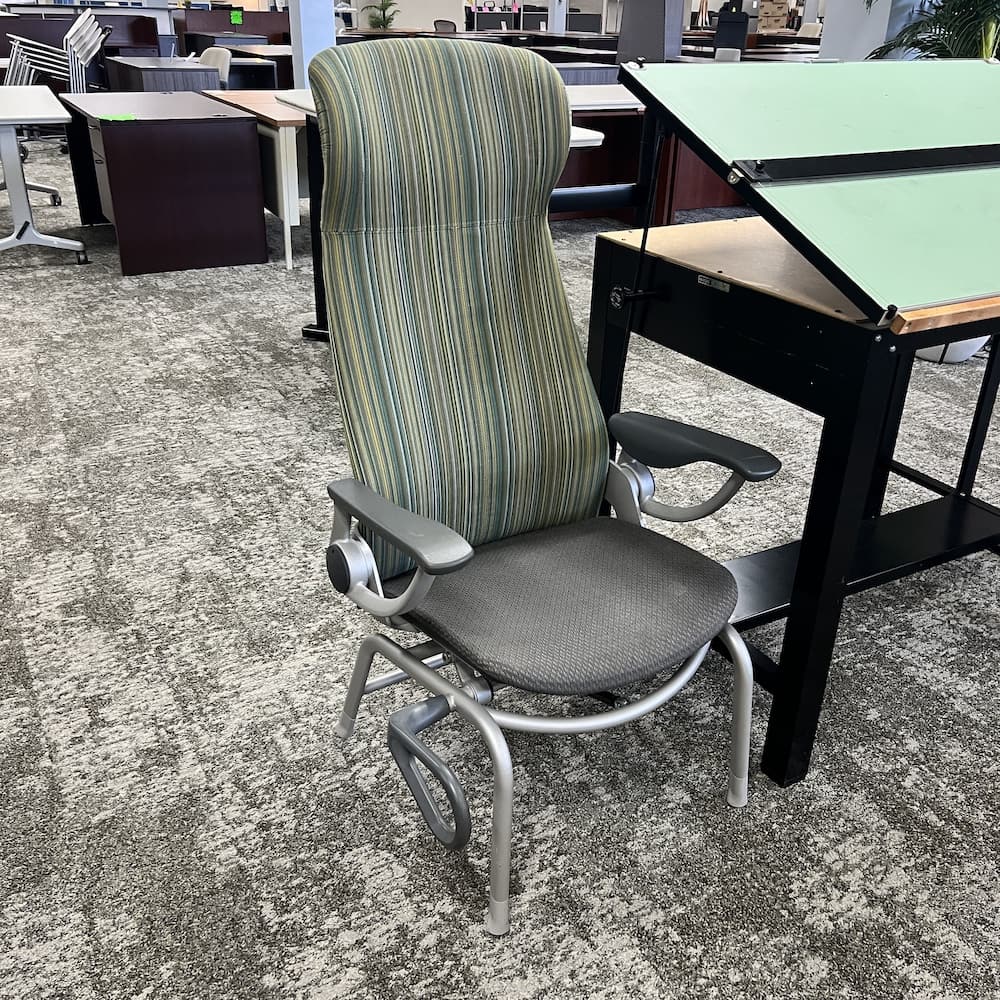 Nemschoff Centé by Herman Miller Green and Gray Patient Chair