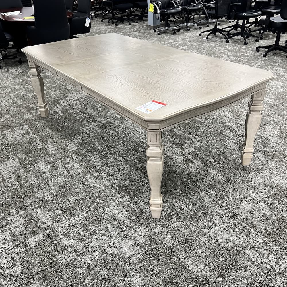 white distressed table Ashely dining extendable, used furniture