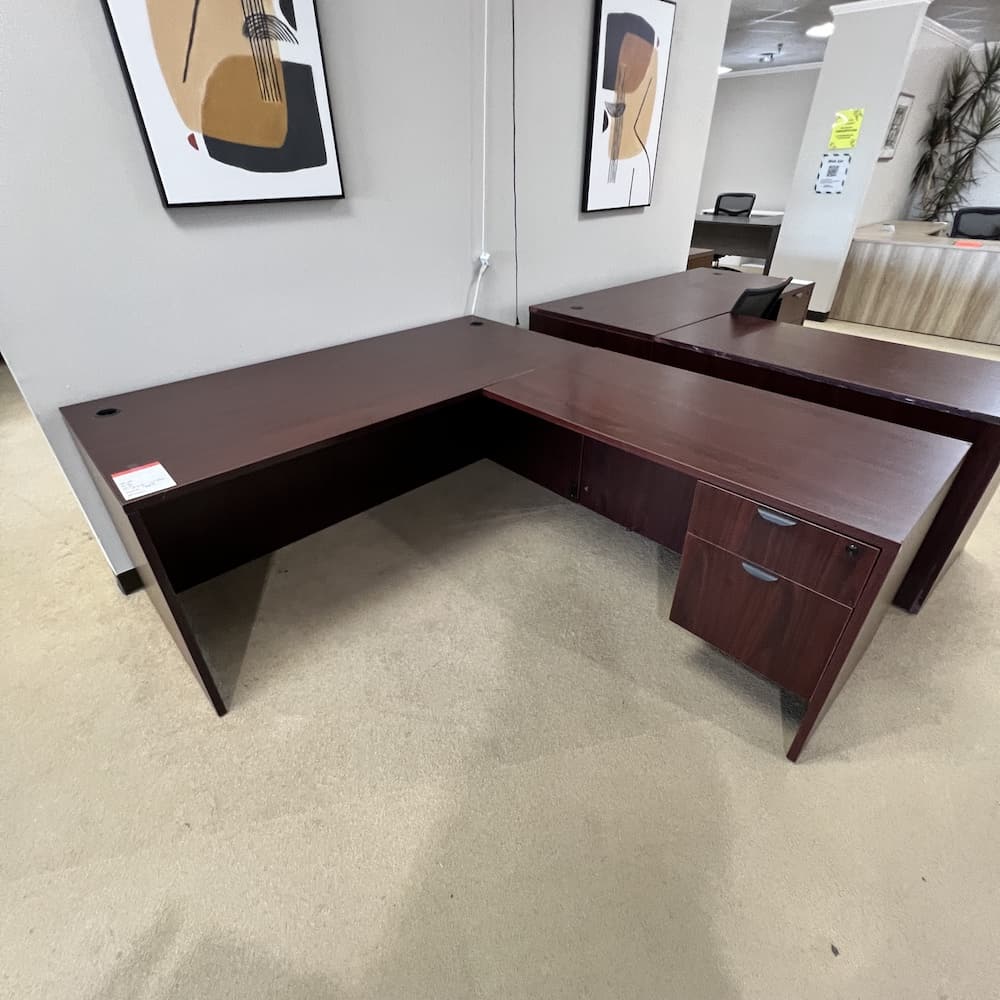 mahogany l-desk right return, with single box/file, used office furniture