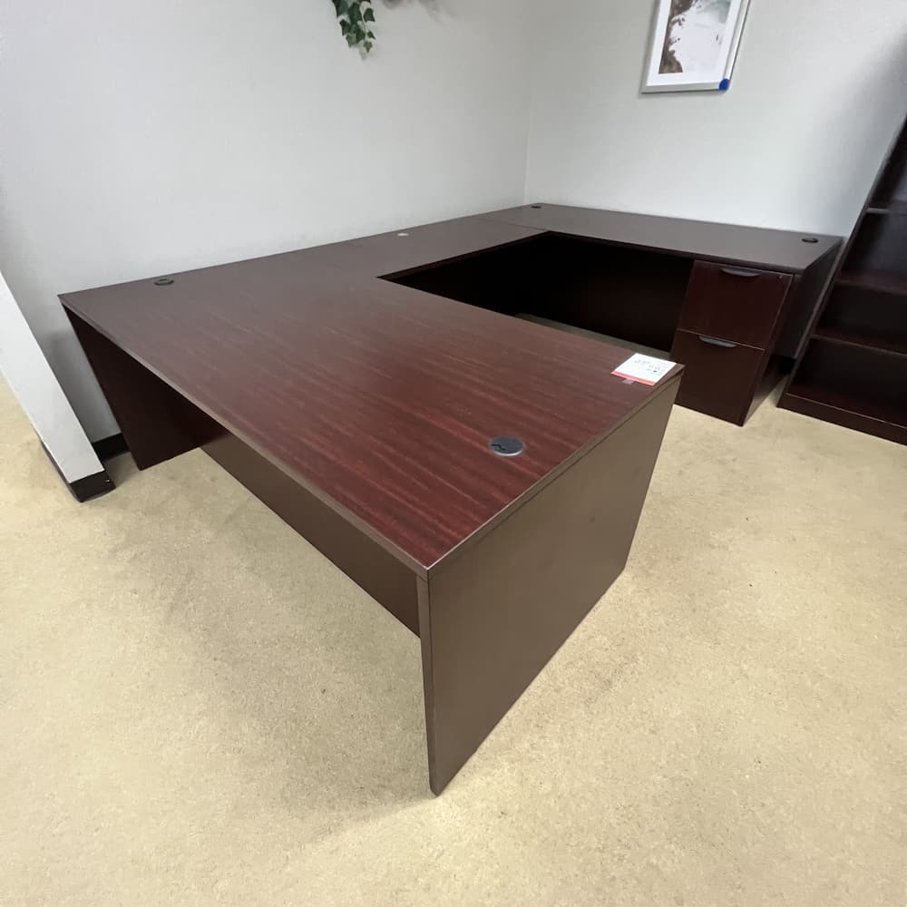 mahogany u-desk right return double pedestal, used office furniture