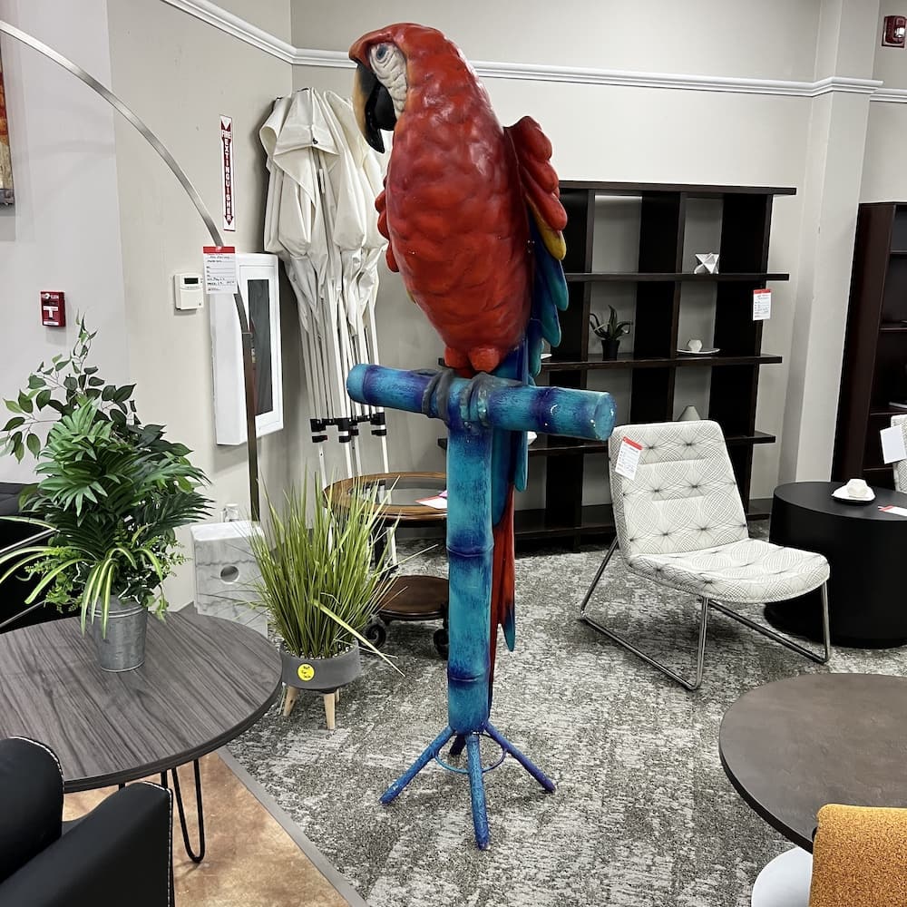 parrot macaw sculpture floor free standing, poly resin indoor outdoor, used furniture, decor